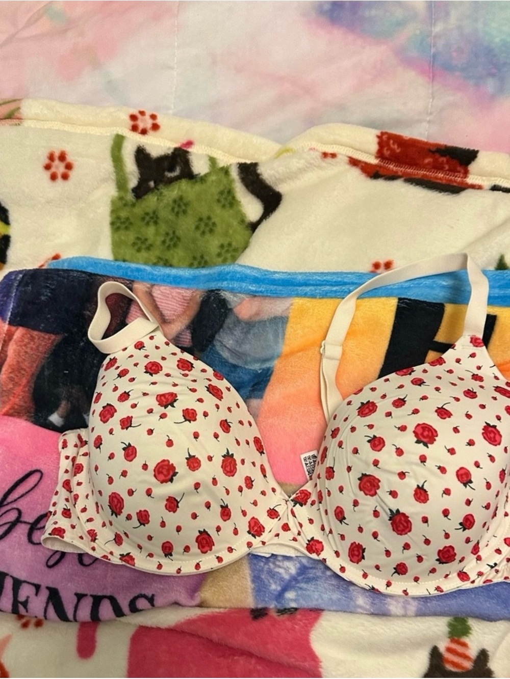 PINK Victoria's Secret wear everywhere T-shirt Bras